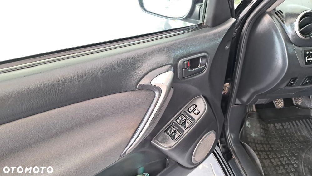 Toyota RAV4 2.0 D-4D 4x4 - 11