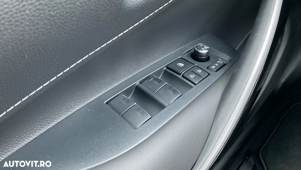 Toyota Corolla 1.8 Hybrid Touring Sports - 29