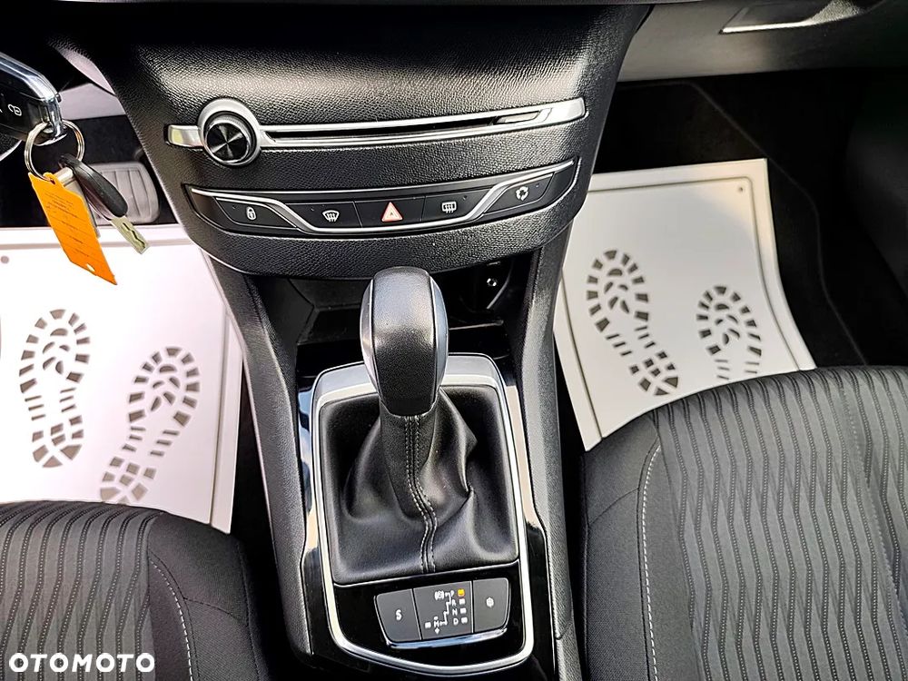 Peugeot 308 1.6 BlueHDi Allure S&S EAT6 - 14
