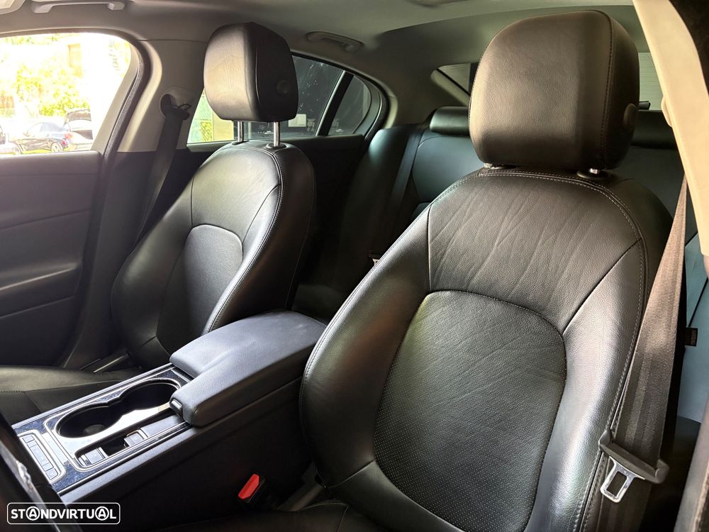 Jaguar XE E-Performance Aut. Prestige - 29