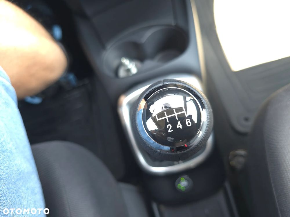 Toyota Yaris 1.33 Premium - 28