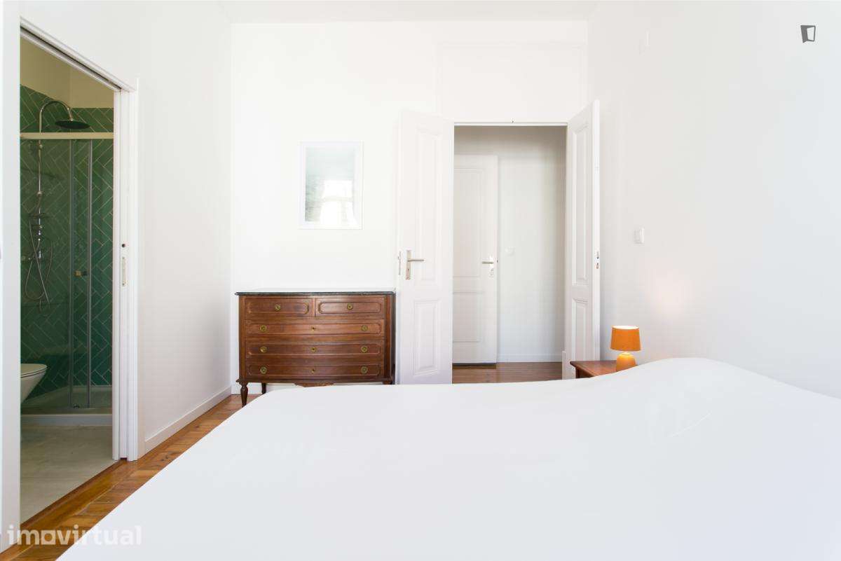 Quarto - localizado em Anjos Lisbon - Grande imagem: 4/27