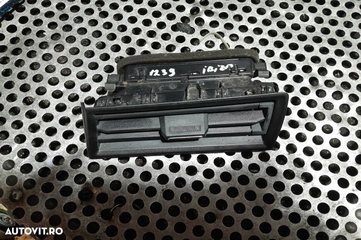 Grila ventilatie bord centru 6F1820901 6F1820901 Seat Ibiza 5 KJ [201 - 2