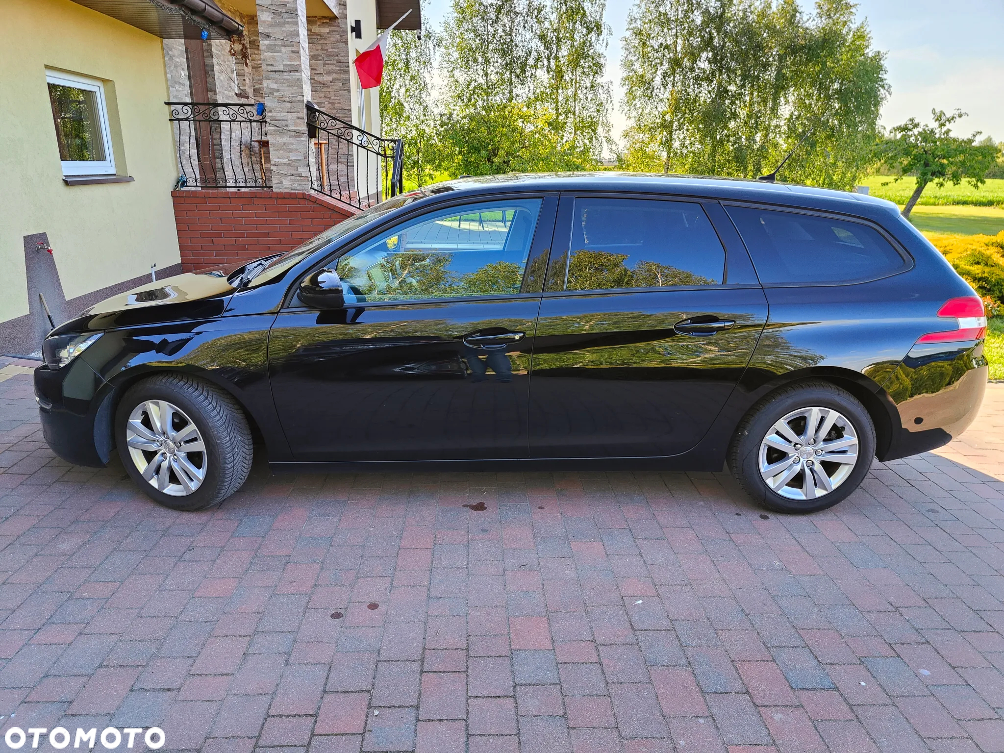 Peugeot 308 - 8