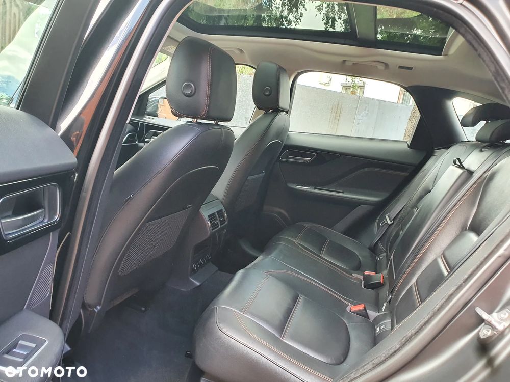 Jaguar E-Pace 2.0 i4D AWD First Edition - 14