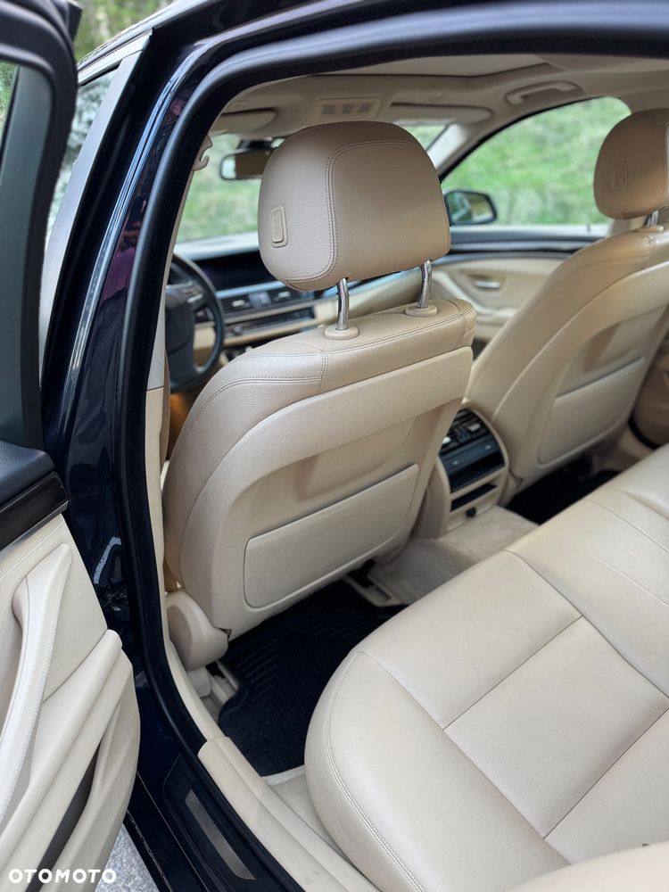 BMW Seria 5 528i xDrive - 8
