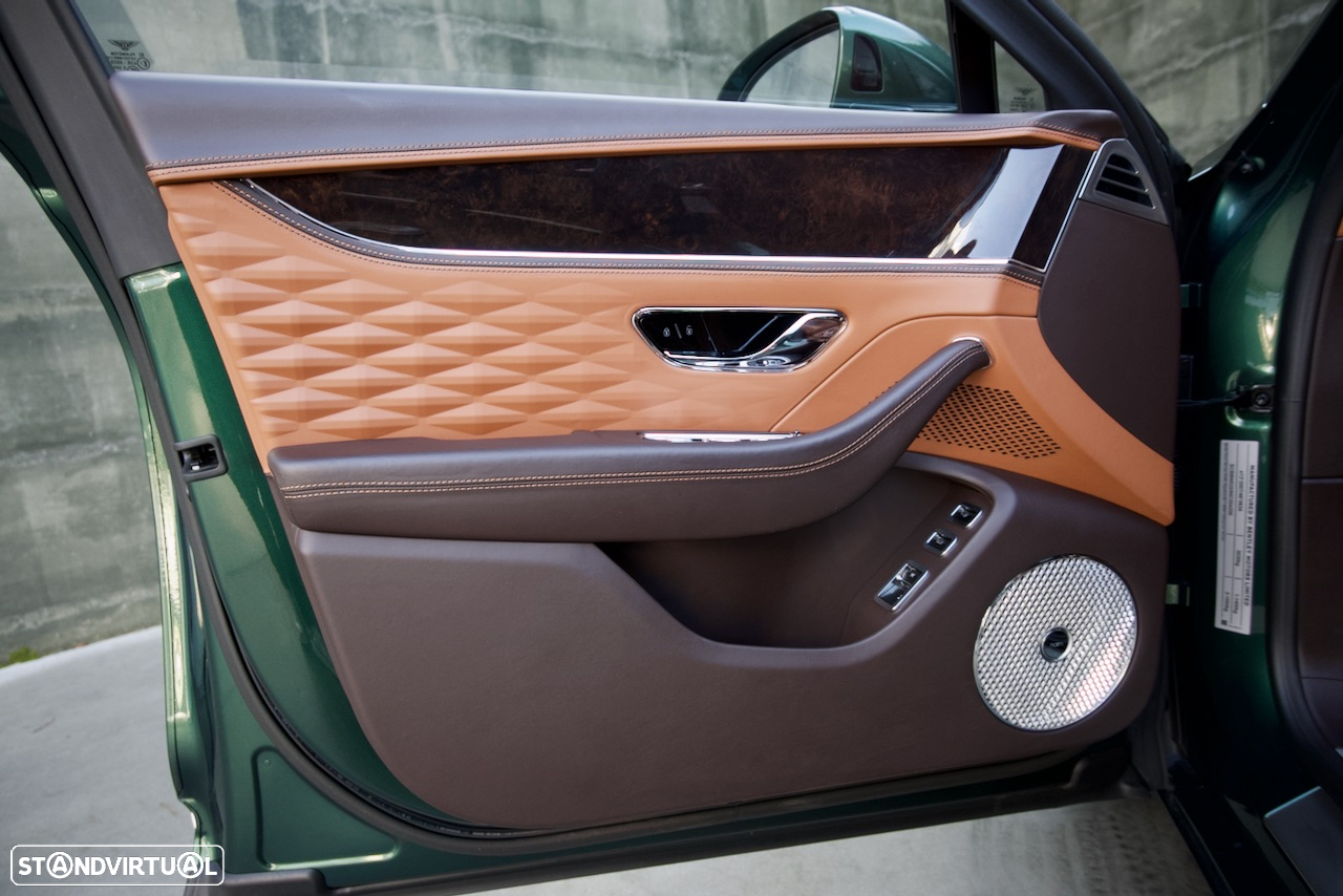Bentley Flying Spur Hybrid - 17