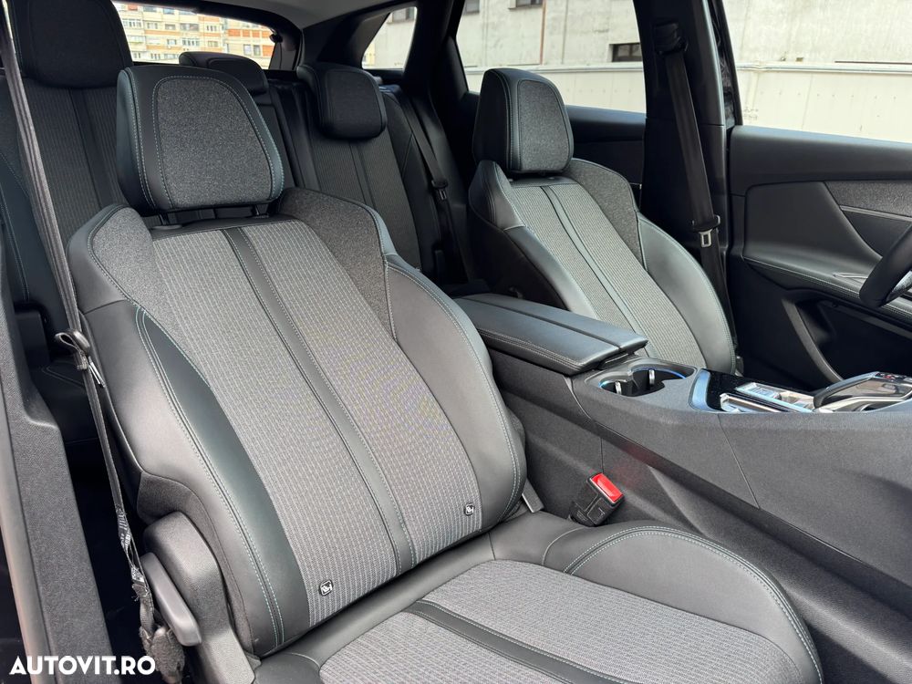 Peugeot 3008 1.2 PureTech 130 EAT8 Allure Pack - 18