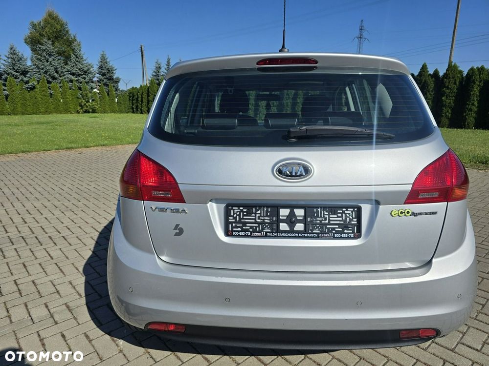 Kia Venga - 10