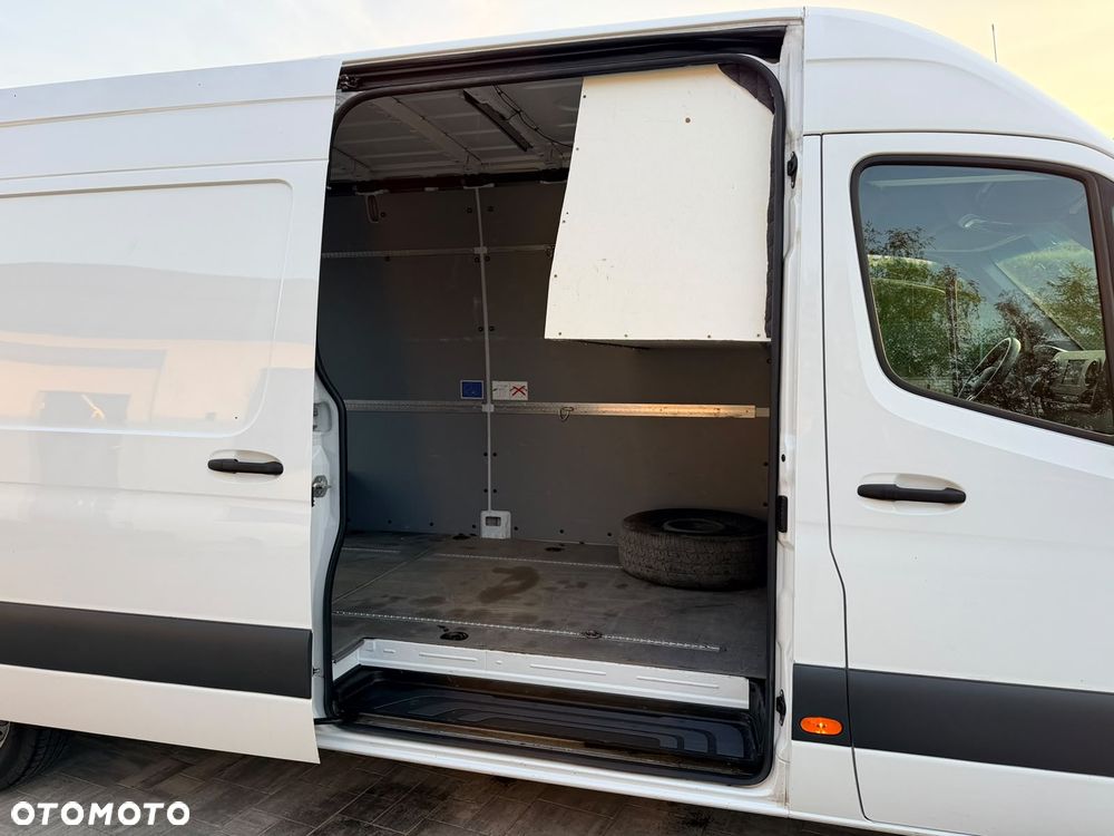 Mercedes-Benz Sprinter - 27