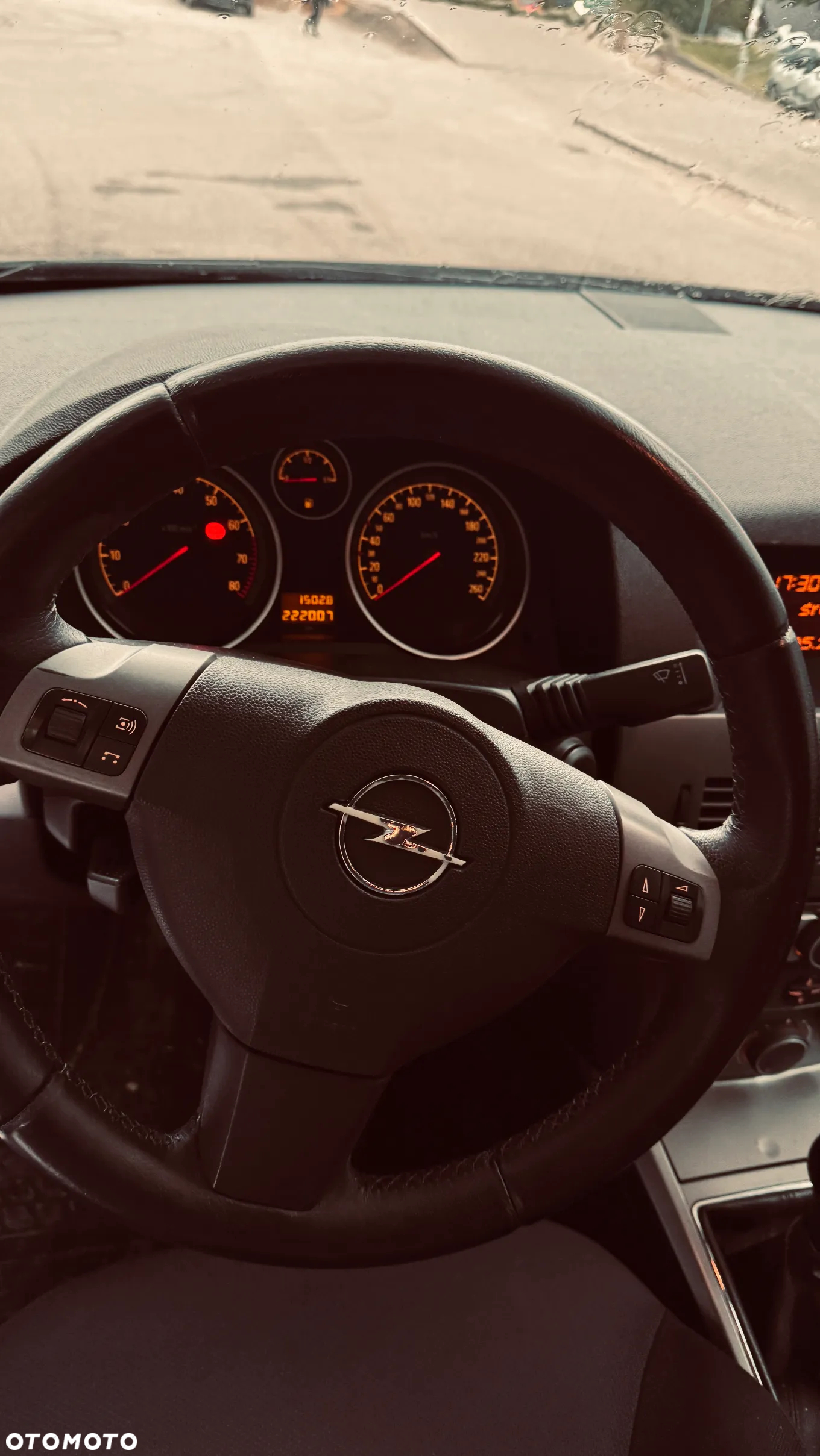 Opel Astra III GTC 1.6 Cosmo - 6