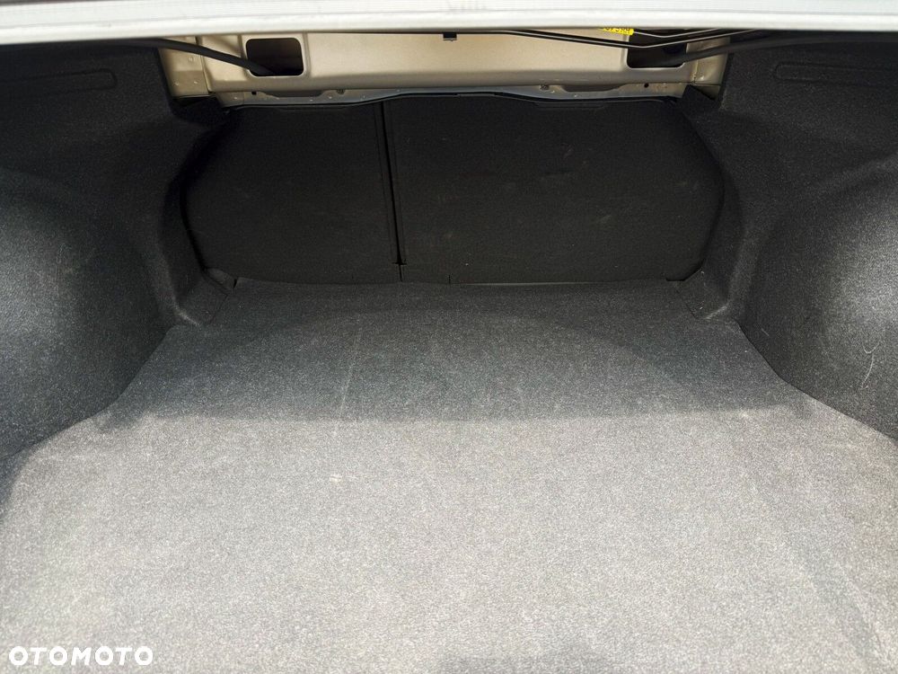 Hyundai Elantra 1.6 Modern CVT - 10