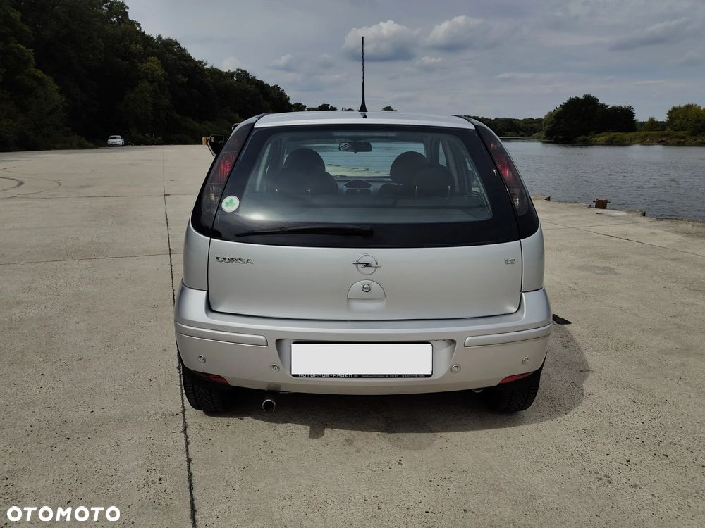 Opel Corsa 1.2 16V Cosmo Easytronic - 8