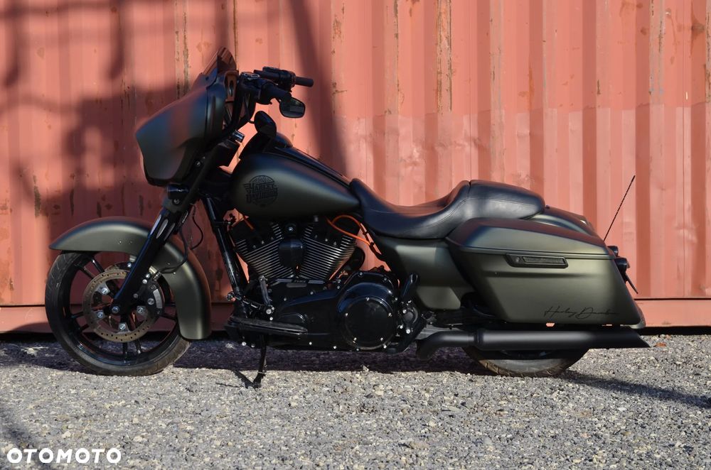 Harley-Davidson Touring Street Glide - 27