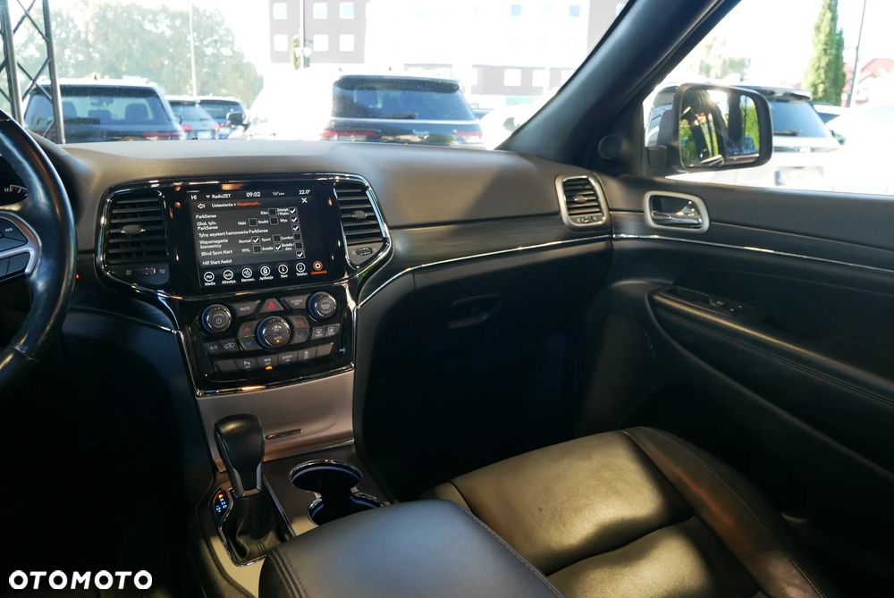 Jeep Grand Cherokee - 20