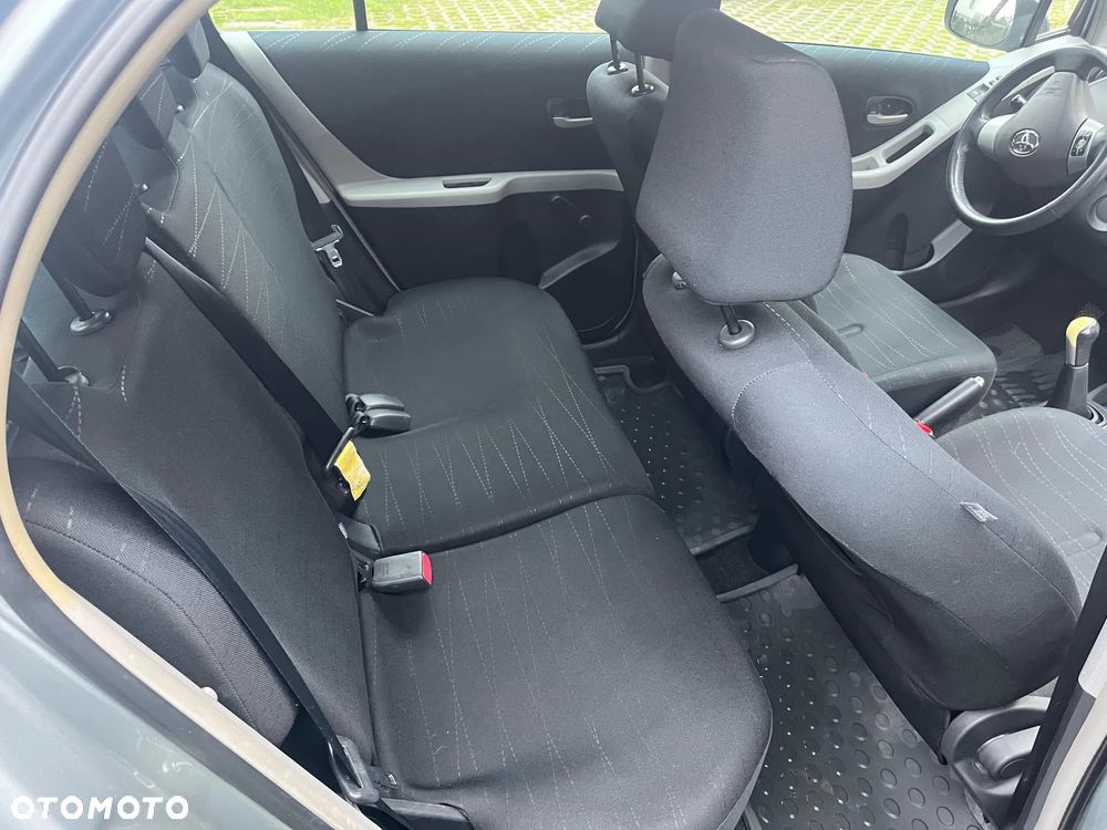 Toyota Yaris 1.3 - 2
