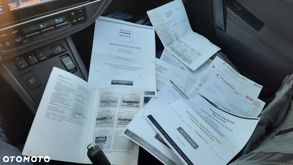 Toyota Auris 1.8 HSD Prestige NAVI - 12