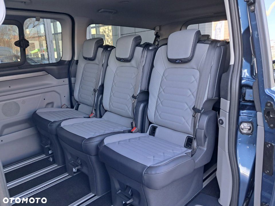 Ford Tourneo Custom - 17