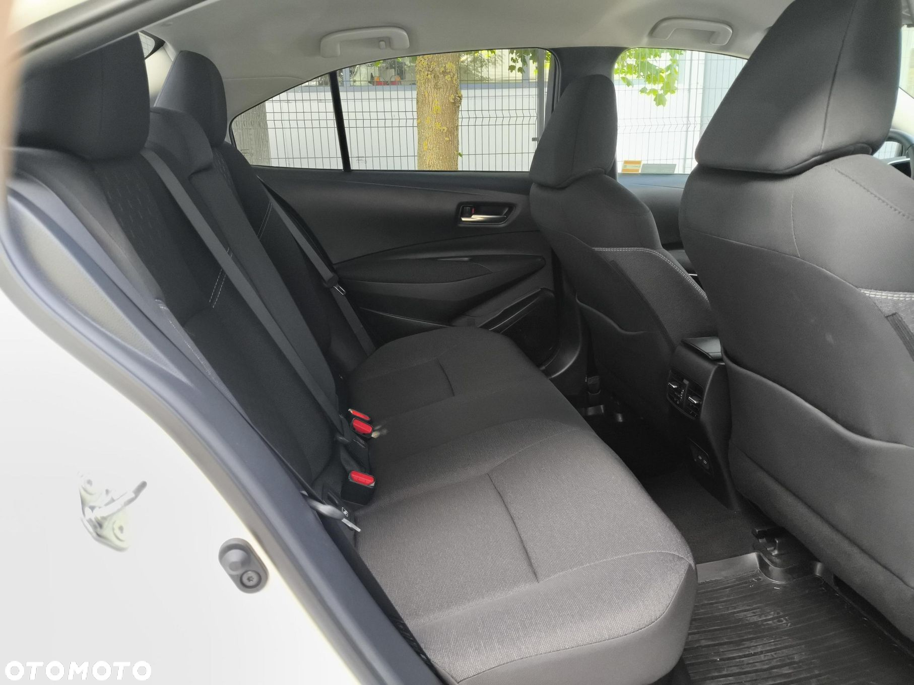 Toyota Corolla 1.8 Hybrid Style - 22