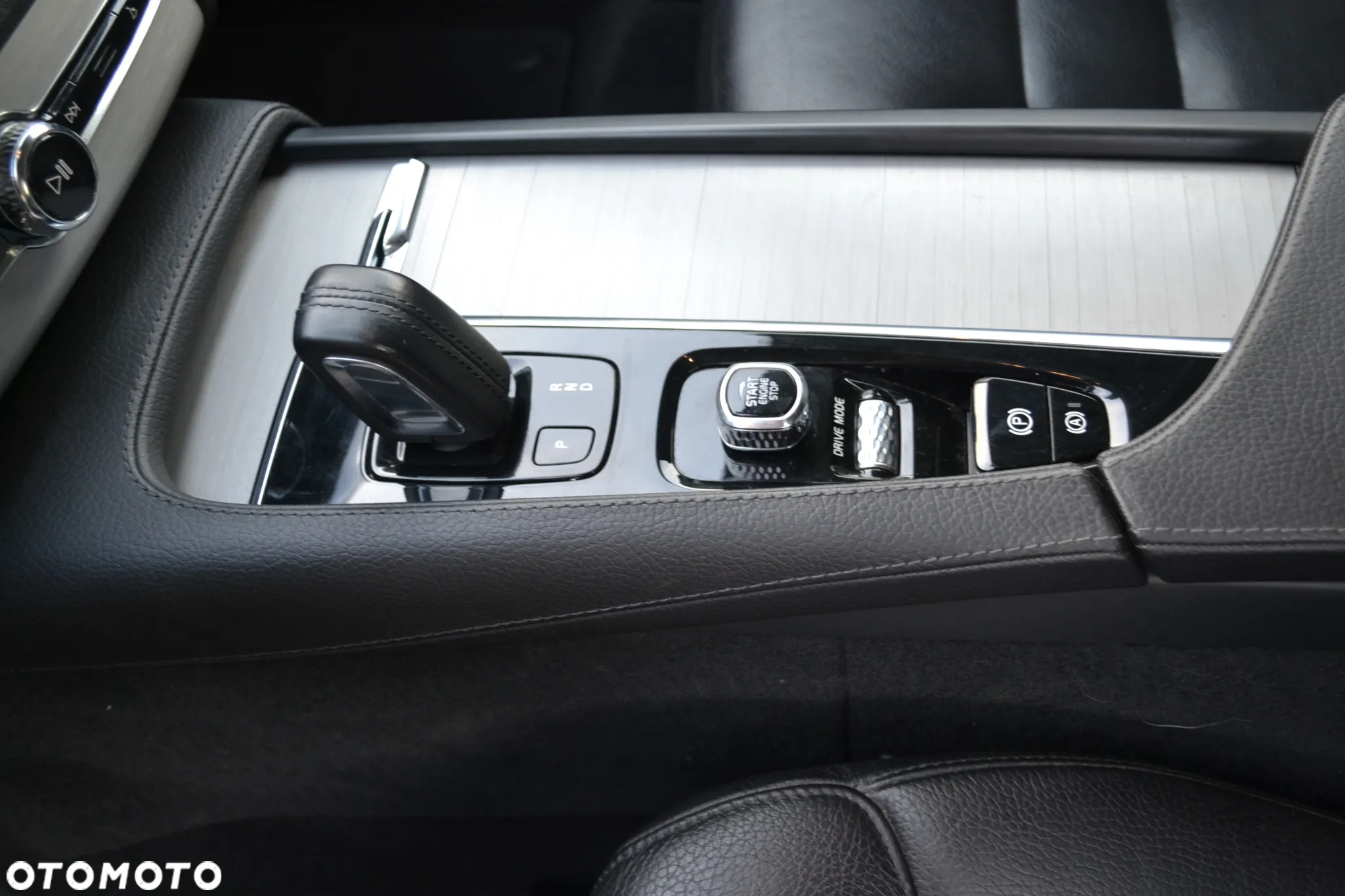 Volvo XC 90 D5 SCR AWD Momentum 7os - 21