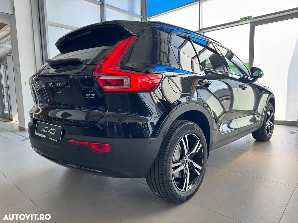 Volvo XC 40 B3 AT FWD MHEV Plus Dark - 5
