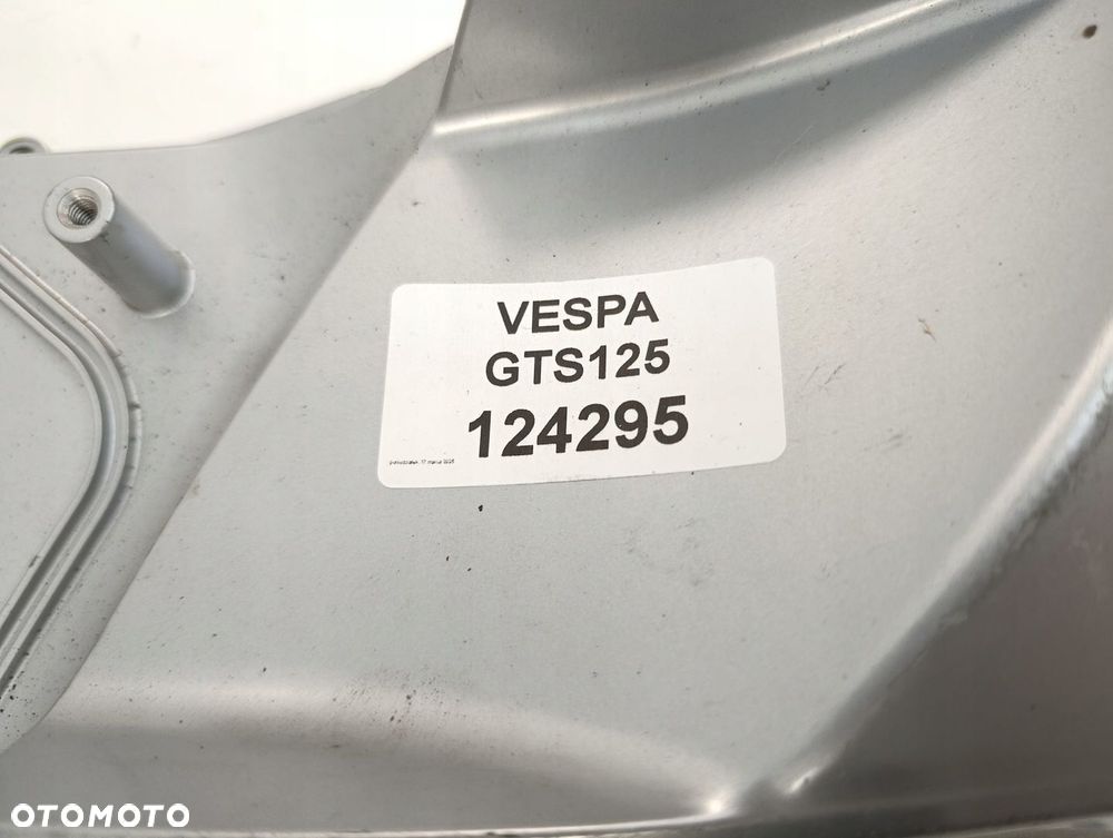 PIAGGIO VESPA GTS 125 DEKIEL POKRYWA - 7