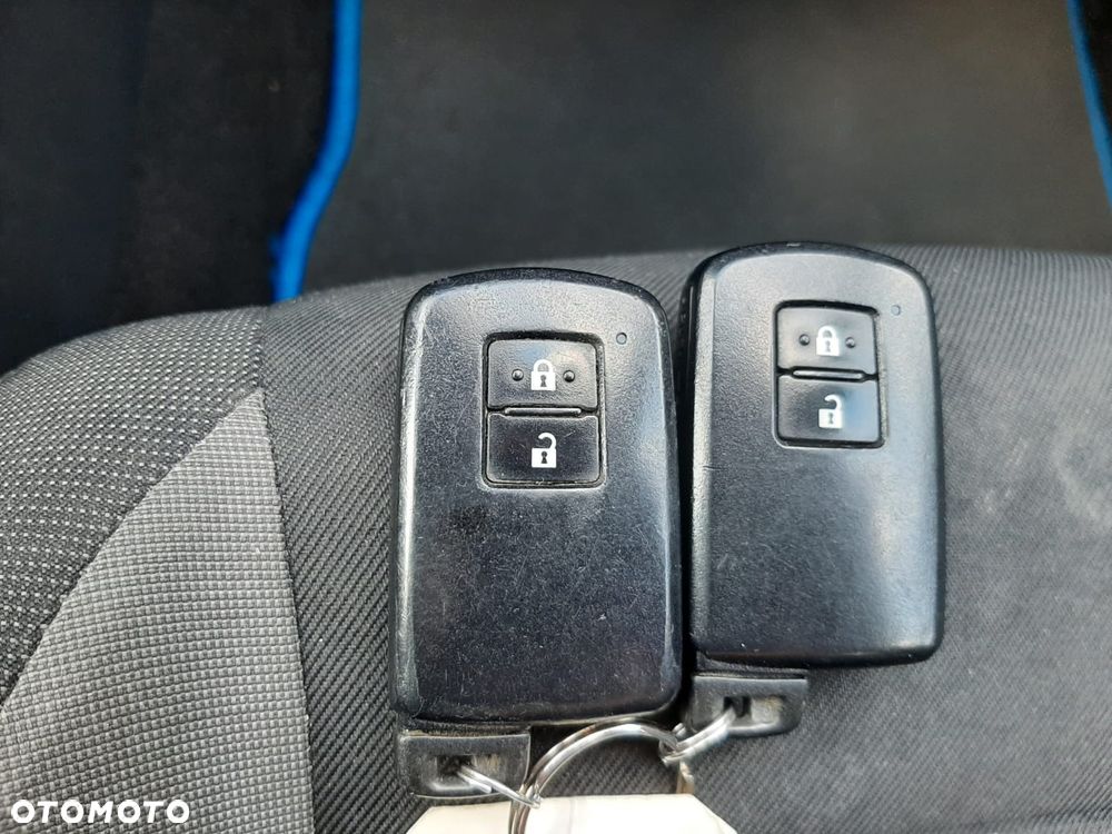Toyota Auris Hybrid 135 Premium - 10