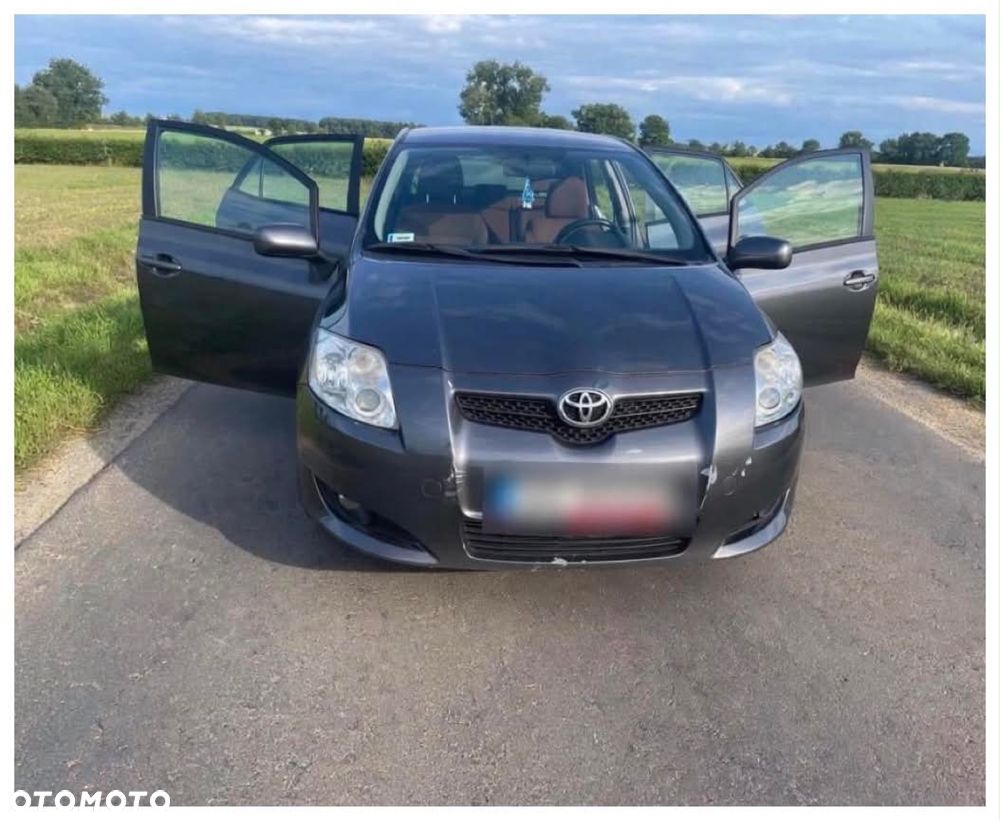 Toyota Auris - 1