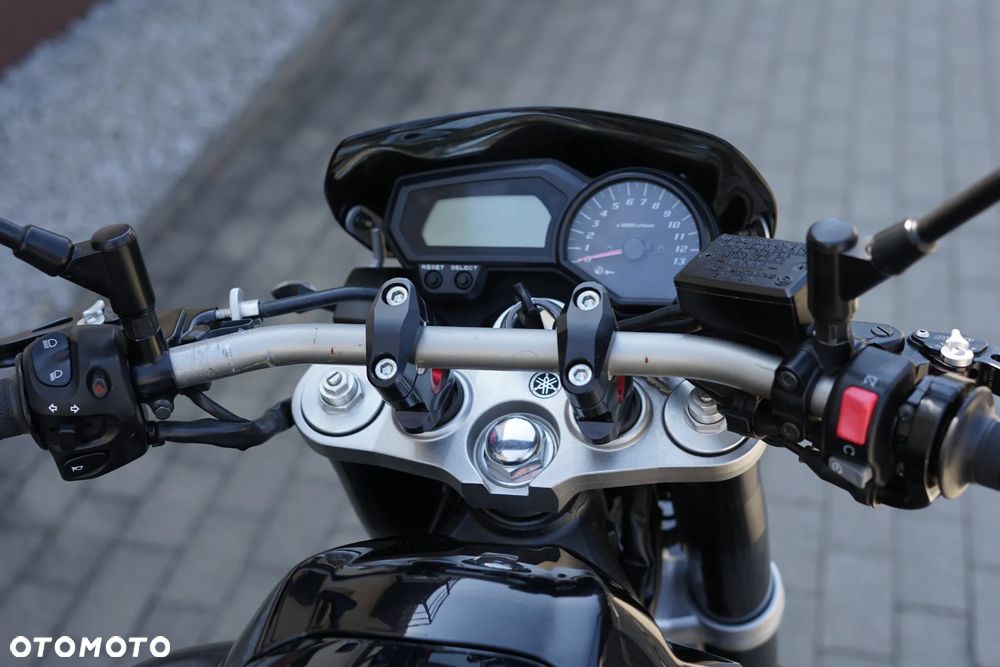 Yamaha FZ - 20