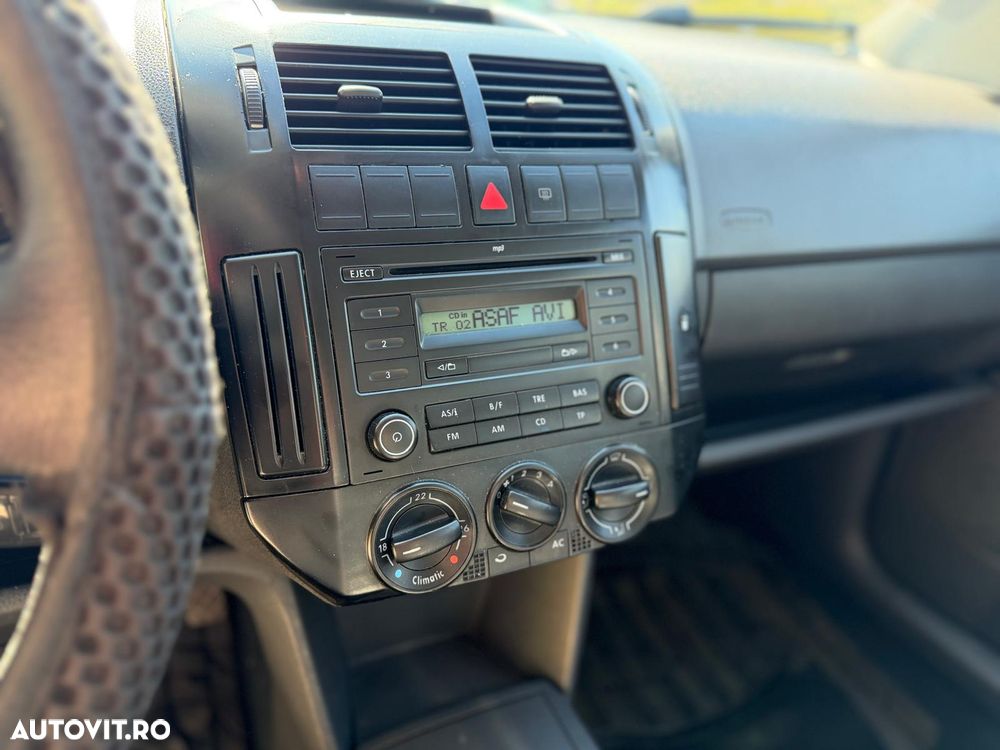 Volkswagen Polo - 8