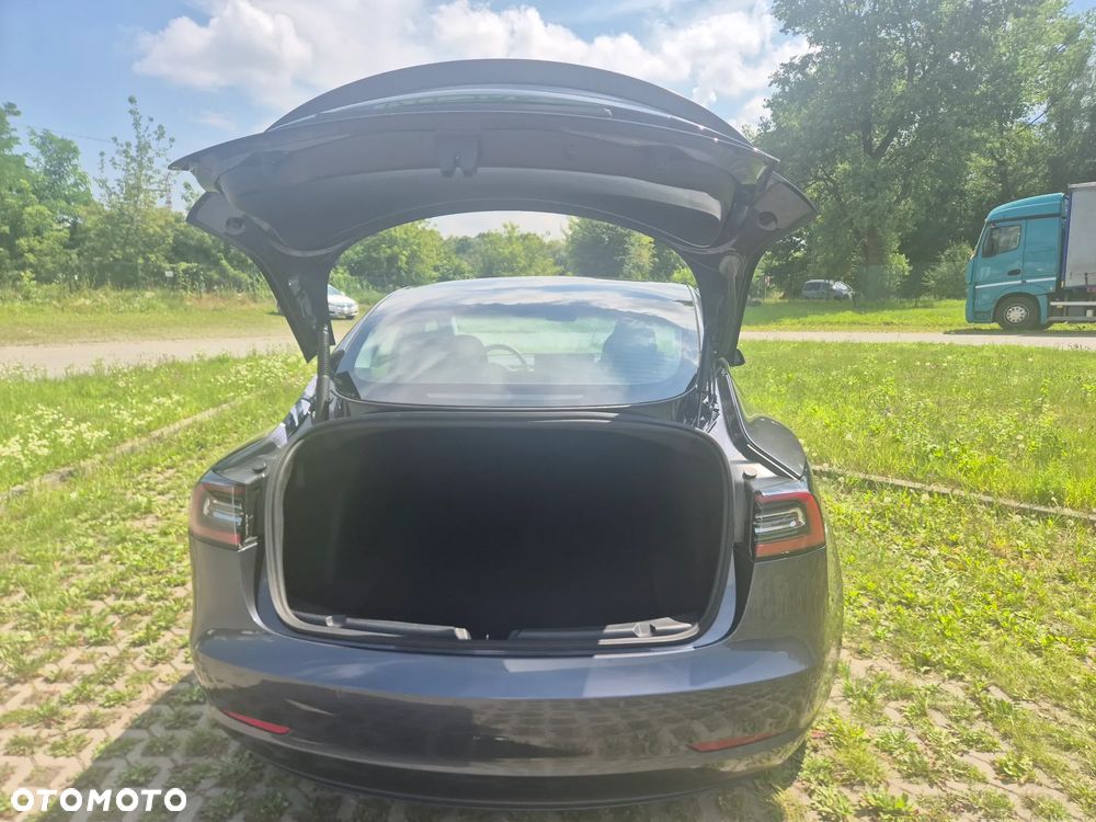 Tesla Model 3 - 16