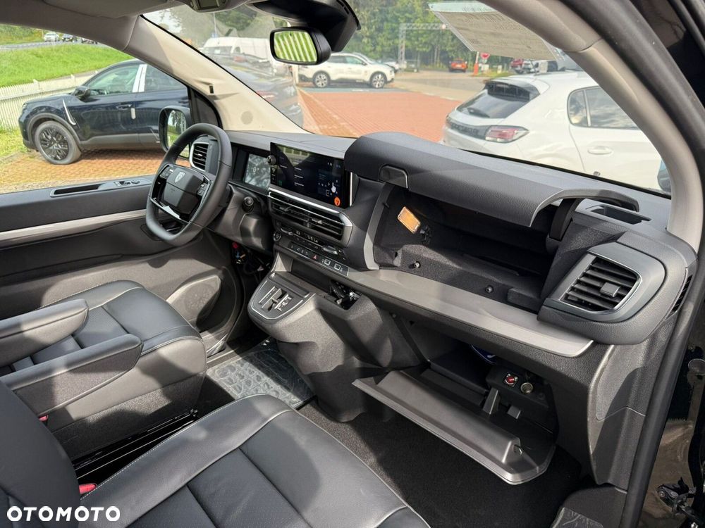 Peugeot Traveller - 36
