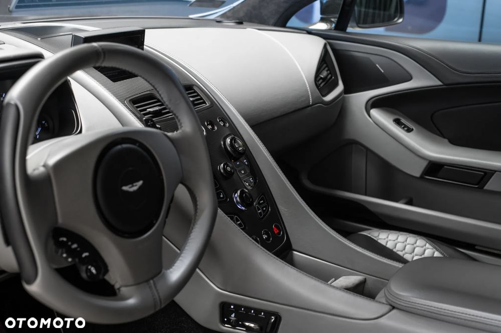 Aston Martin Vanquish - 14