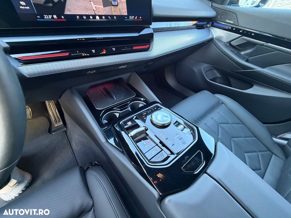 BMW Seria 5 520i AT MHEV - 9