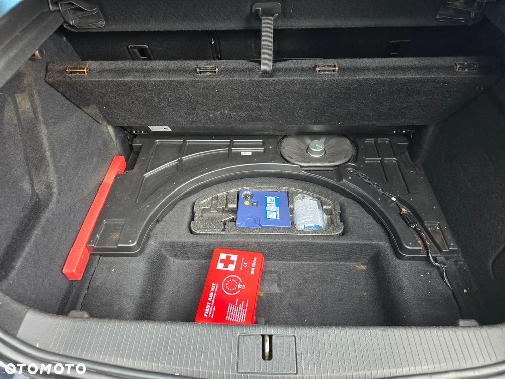 Opel Astra IV 1.6 T Cosmo - 24