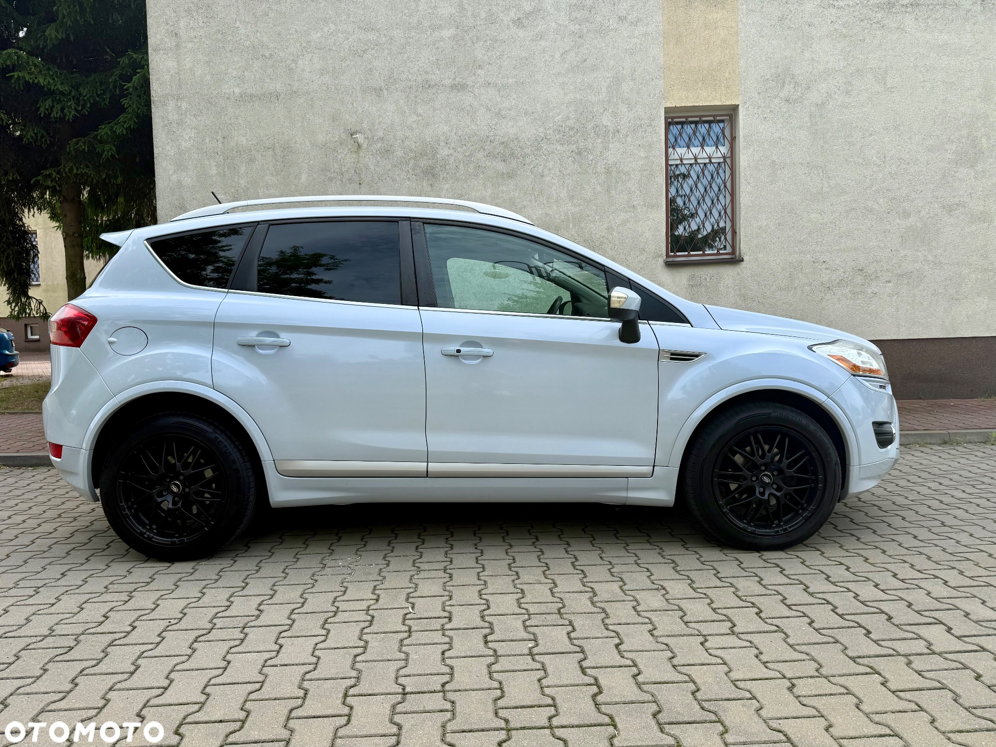 Ford Kuga 2.5 4x4 Individual - 4