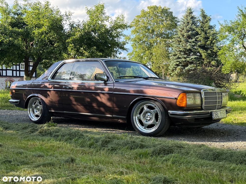Mercedes-Benz W123 - 5