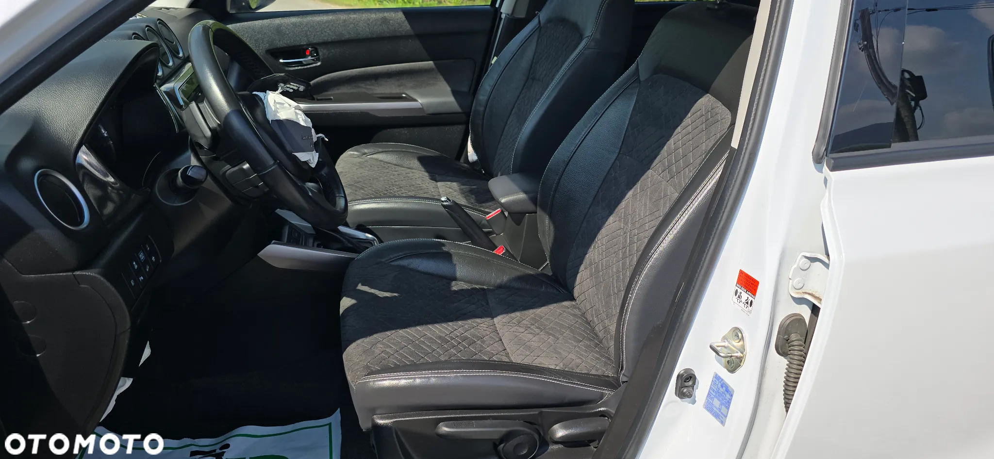 Suzuki Vitara 1.4 Boosterjet SHVS Premium 4WD - 24