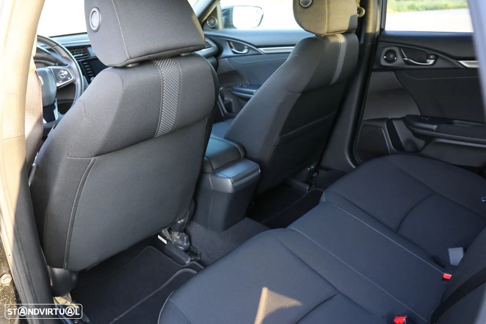 Honda Civic 1.0 i-VTEC Elegance Navi - 33