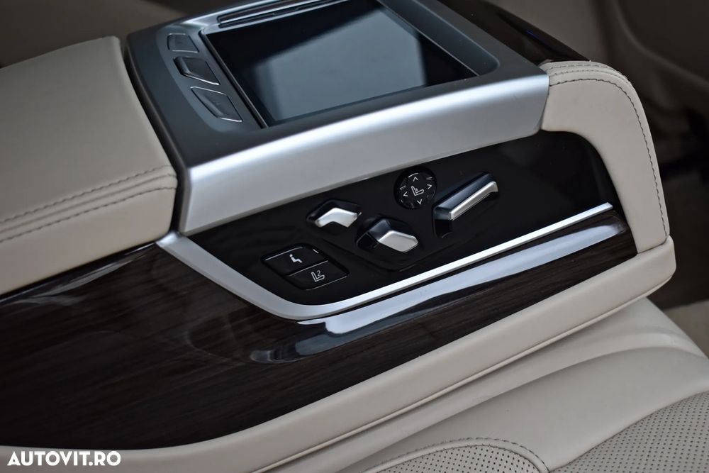 BMW Seria 7 745e - 24