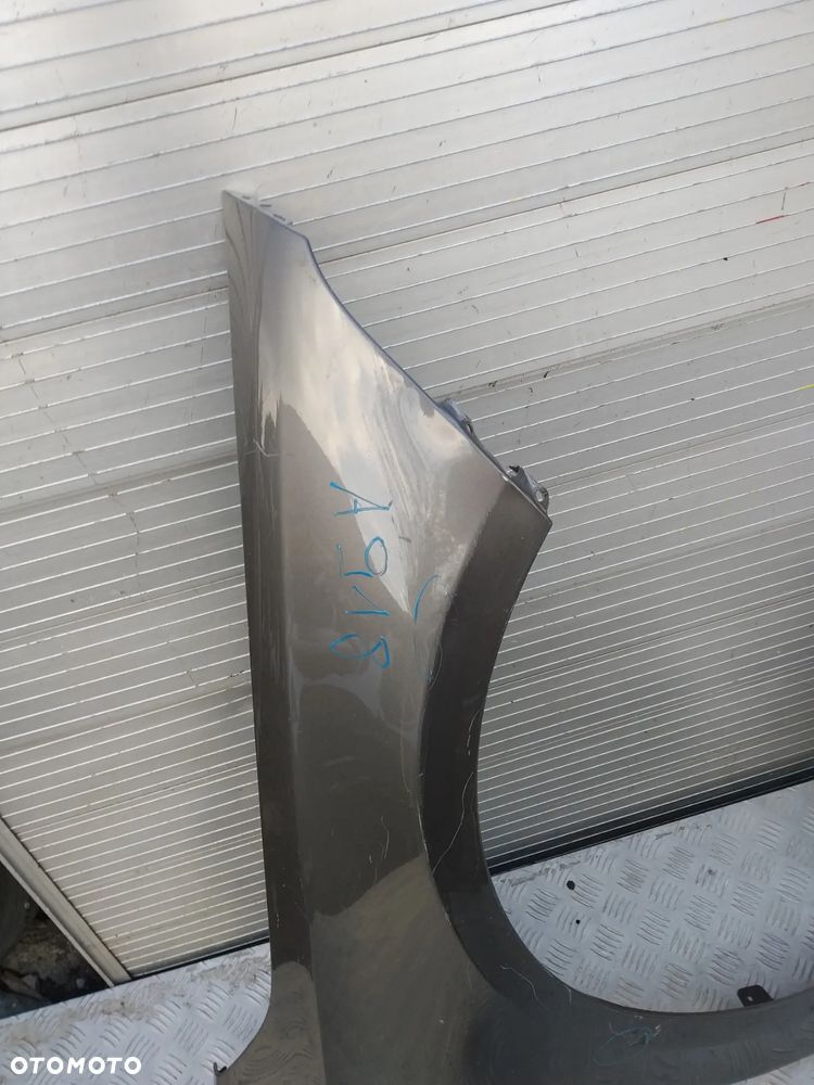 A918/A932/F977 MERCEDES A KLASA W177 BŁOTNIK PRAWY BIAŁY - 2