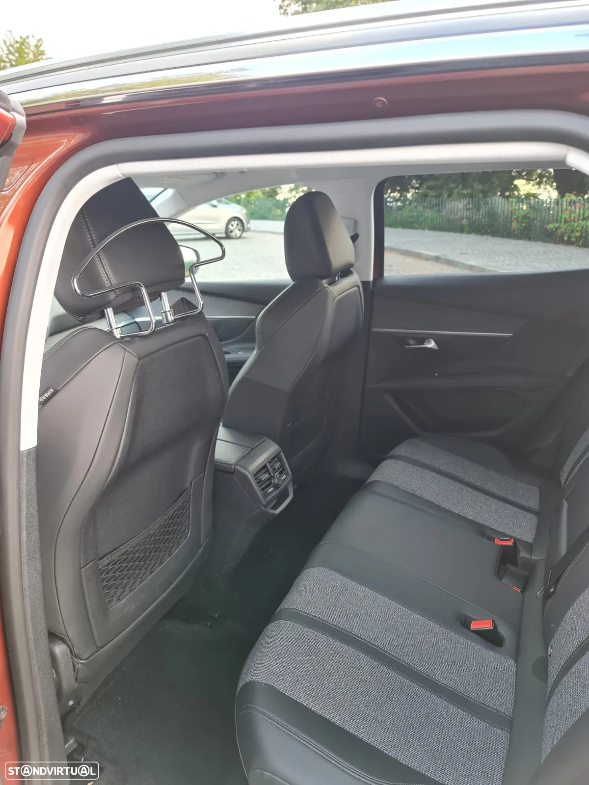 Peugeot 3008 PureTech 130 Stop & Start GPF EAT8 Allure Business-Pack - 15