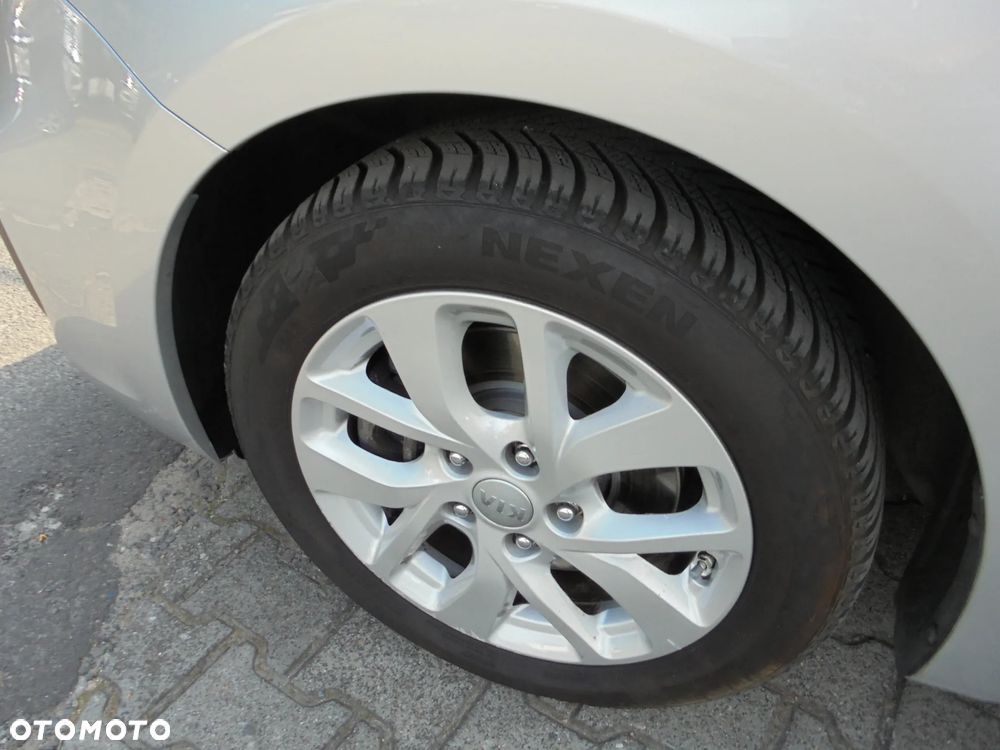 Kia Carens 1.6 GDI Edition 7 - 18