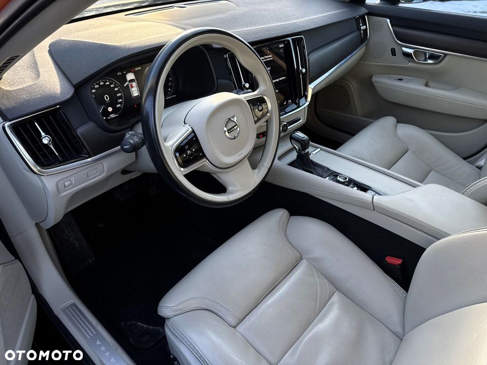 Volvo V90 Cross Country - 9