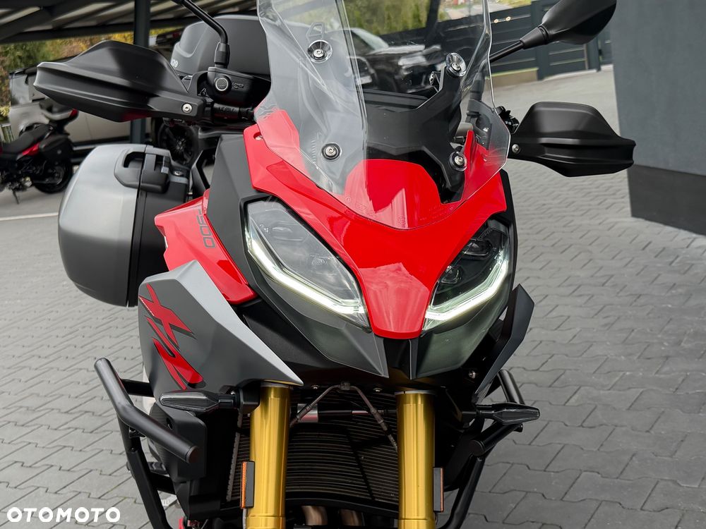 BMW XR - 24