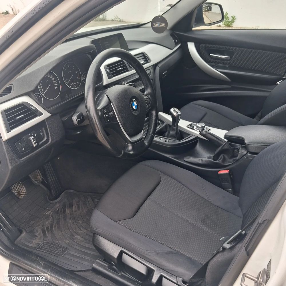 BMW 320 d Sport Line - 7