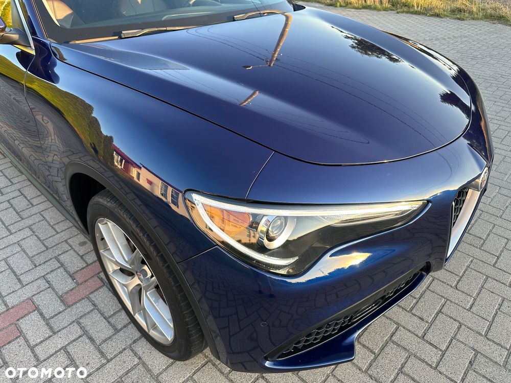 Alfa Romeo Stelvio 2.0 Turbo 16V AT8-Q4 Ti - 12