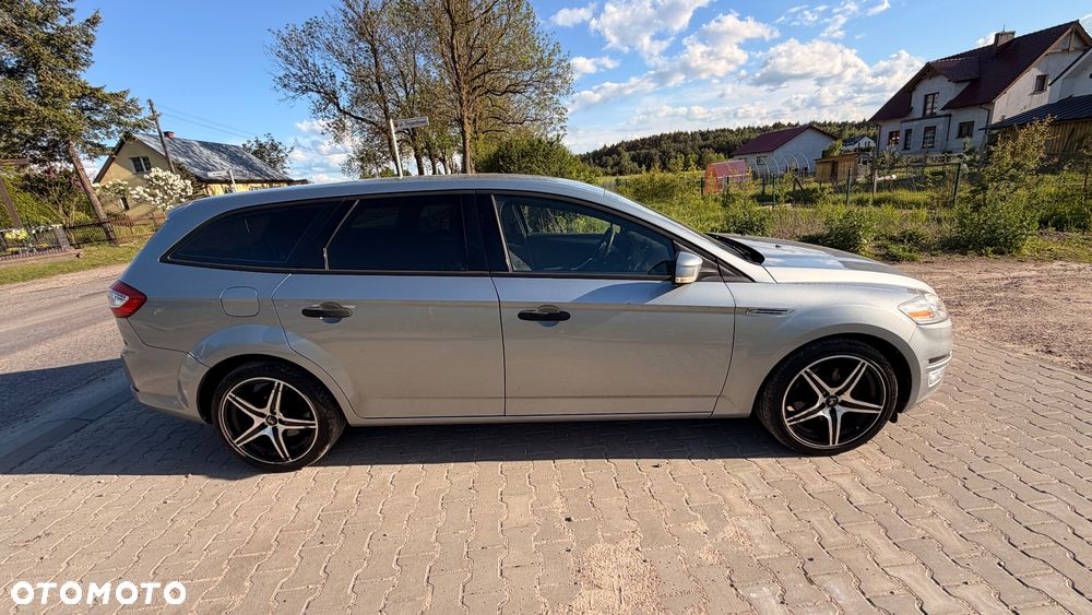 Ford Mondeo 2.0 TDCi Ghia - 19