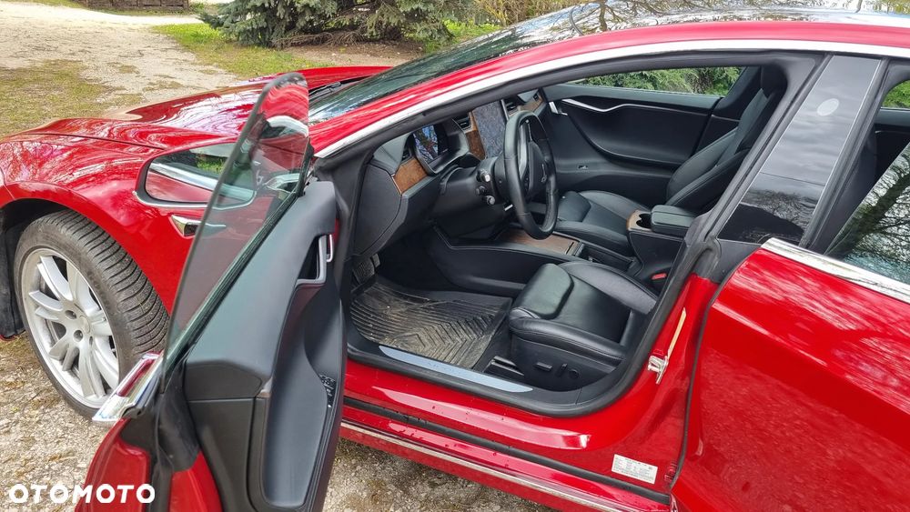 Tesla Model S - 13