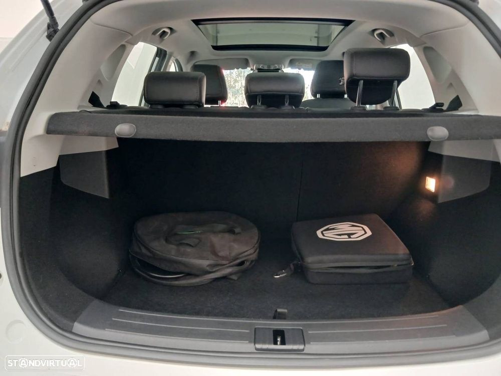 MG ZS EV 72.6 kWh Luxury - 10